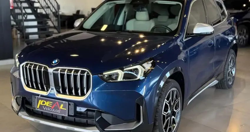 BMW X1 S20I X LINE - Azul - 2022/2023