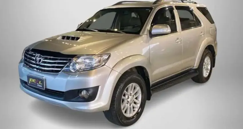 Toyota Hilux SW4 SRV 4x4 - Prata - 2013/2013