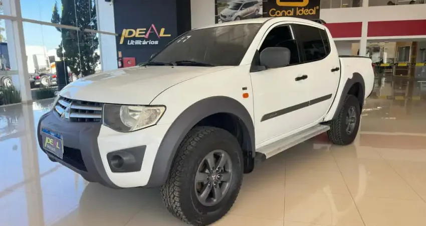 Mitsubishi L200 Triton 2.4 HLS - Branca - 2016/2017