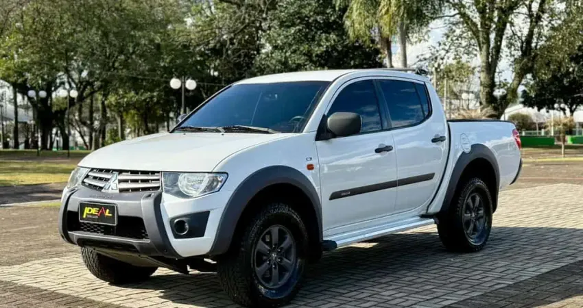 Mitsubishi L200 Triton 2.4 HLS - Branca - 2016/2017