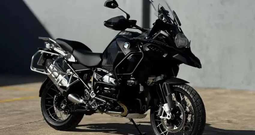 BMW R 1250 GS Adventure Premium Triple Black - Preta - 2023/2024