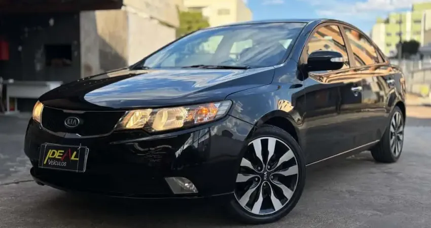 Kia Cerato 1.6 - Preta - 2010/2011