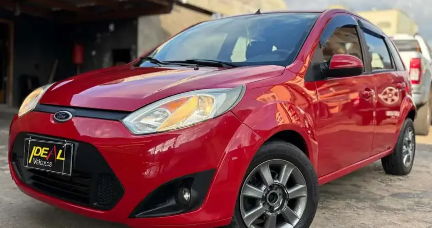 Ford Fiesta 1.0  - Vermelha - 2013/2014