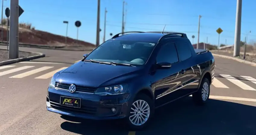 Volkswagen Saveiro Highline 1.6  - Azul - 2015/2016