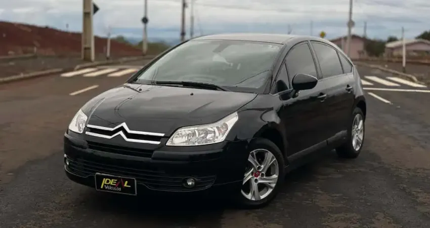 Citroën C4 2.0 GLX - Preta - 2013/2014
