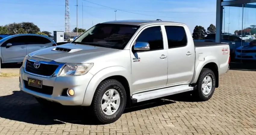Toyota Hilux 4X4 SRV - Prata - 2012/2013