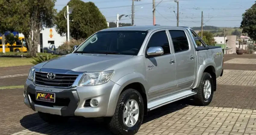Toyota Hilux 4X4 SRV - Prata - 2012/2013