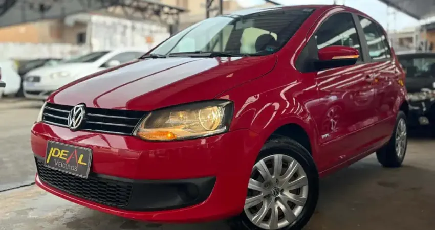 Volkswagen Fox 1.0  - Vermelha - 2012/2013