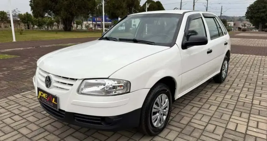 Volkswagen Gol 1.0 GIV - Branca - 2009/2010
