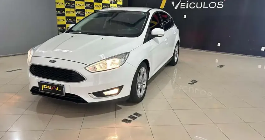 Ford Focus SE 2.0 - Branca - 2018/2019