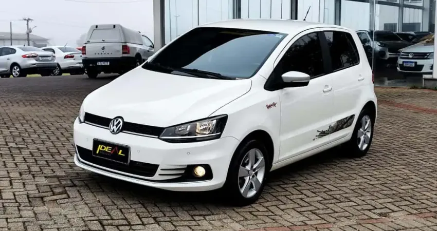 Volkswagen Fox Rock in Rio 1.6  - Branca - 2015/2016