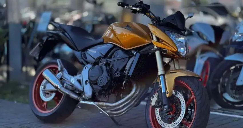 Honda CB 600F HORNET  - Amarela - 2010/2010