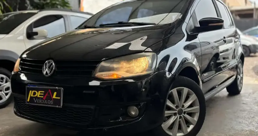 Volkswagen Fox 1.6 Mi  - Preta - 2012/2013