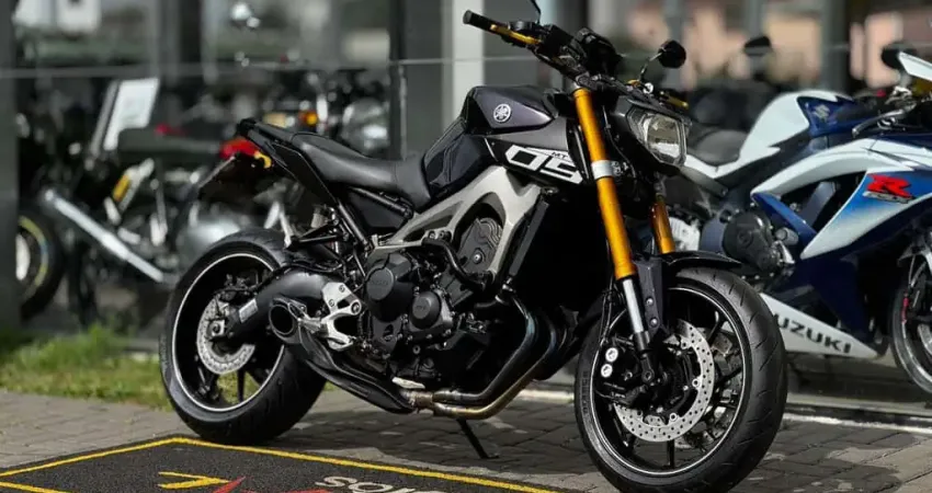 Yamaha MT-09 - - Roxa - 2014/2015