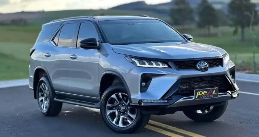 Toyota Hilux SW4 SWDMDA4MD - Prata - 2023/2024