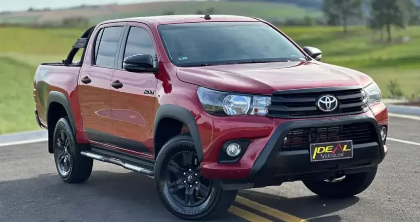 Toyota Hilux CD SR CHALL. 4x4 2.8 TDI Dies Aut.  - Vermelha - 2017/2018