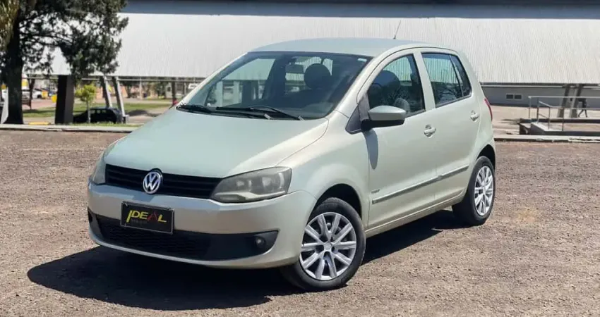 Volkswagen Fox 1.0  - Bege - 2010/2010