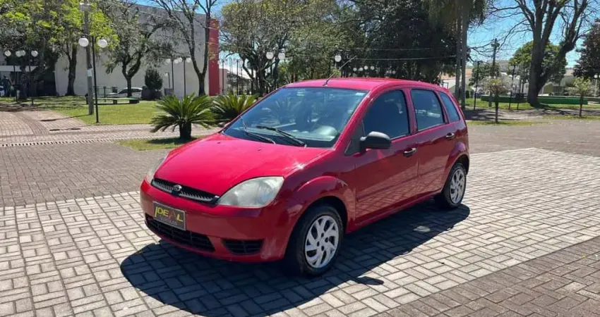 Ford Fiesta Personnalité 1.0 - Vermelha - 2003/2004