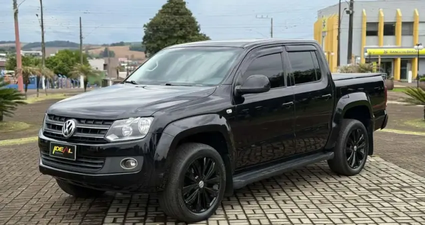 Volkswagen Amarok 4X4 Trendline - Preta - 2015/2016