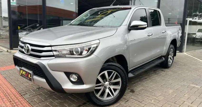 Toyota Hilux SRX 4X4 - Prata - 2017/2017