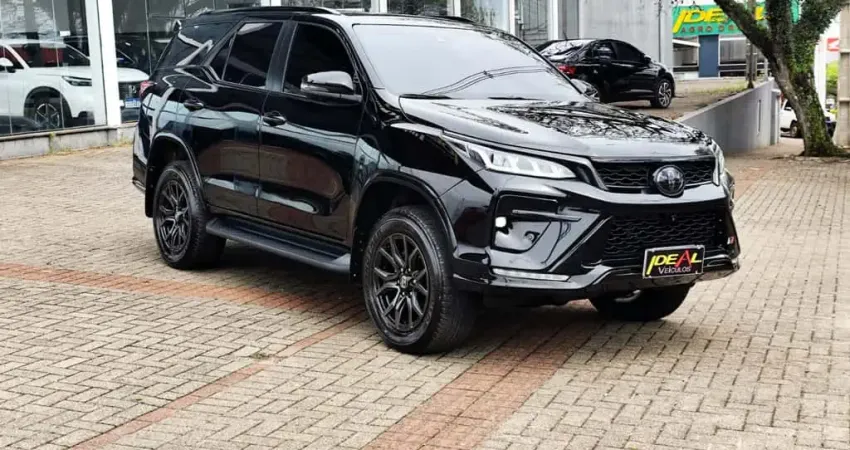 Toyota Hilux SW4 GRS 2.8 TB - Preta - 2023/2024