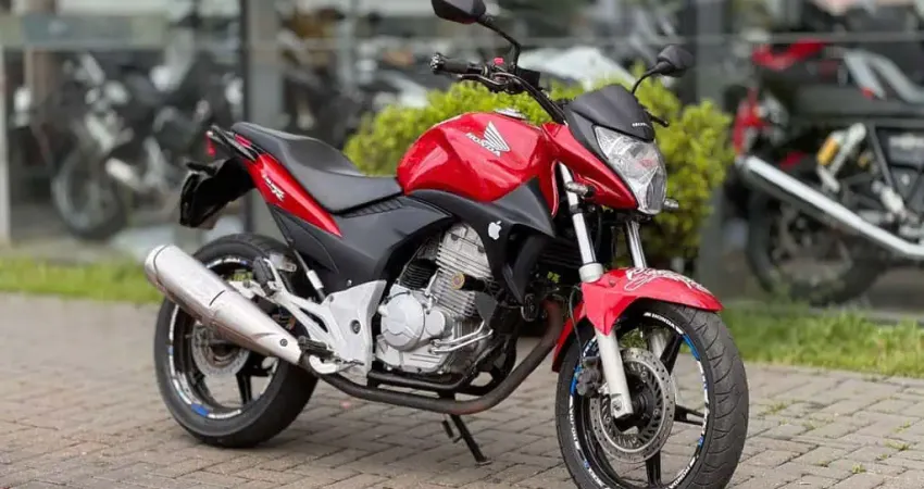 Honda CB 300 R - Vermelha - 2011/2012