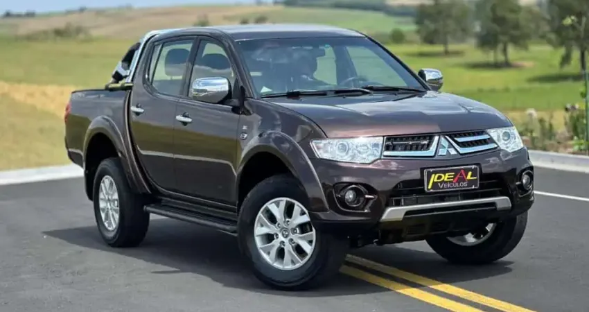 Mitsubishi L200 Triton HLS 2.4 Flex 16V CD Mec.  - Marrom - 2015/2016