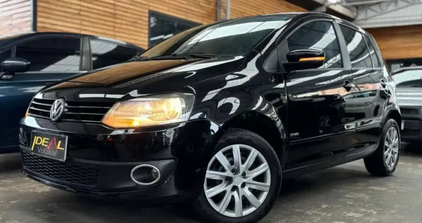 Volkswagen Fox 1.0 - Preta - 2012/2013