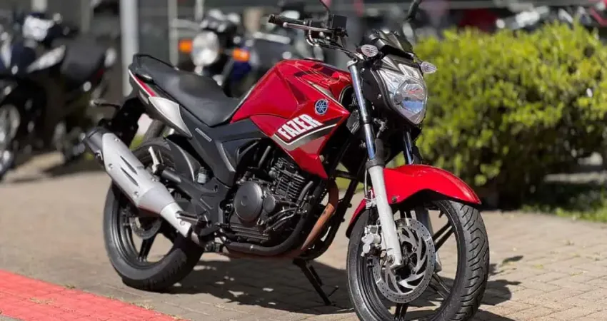 Yamaha YS 250 FAZER - Vermelha - 2014/2015