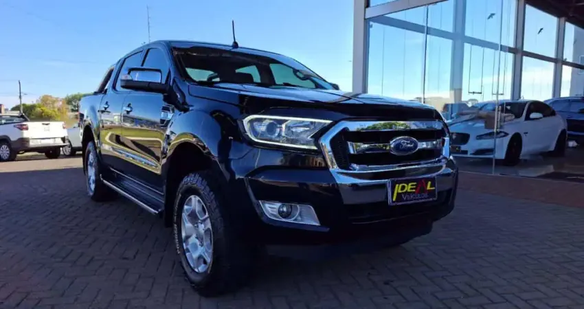Ford Ranger XLT 2.5 4x2 CD Flex - Preta - 2016/2017