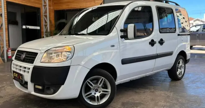 Fiat Doblo Essence 1.8 - Branca - 2014/2014