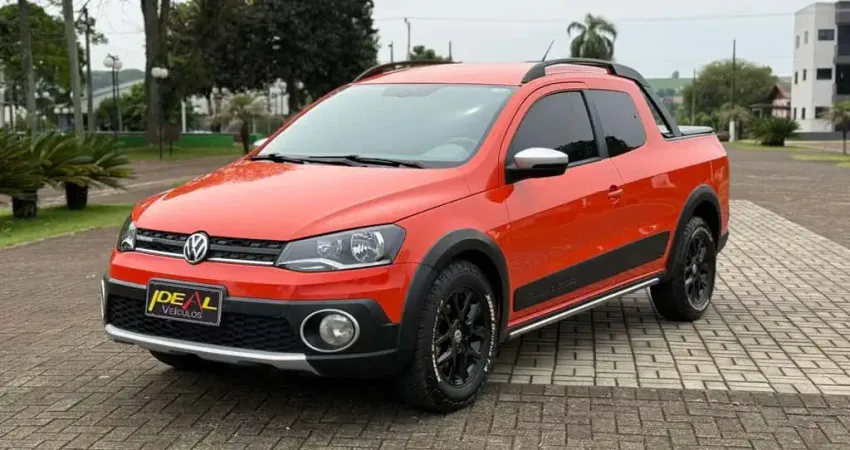 Volkswagen Saveiro Cross 1.6 Cabine Dupla  - Laranja - 2014/2015