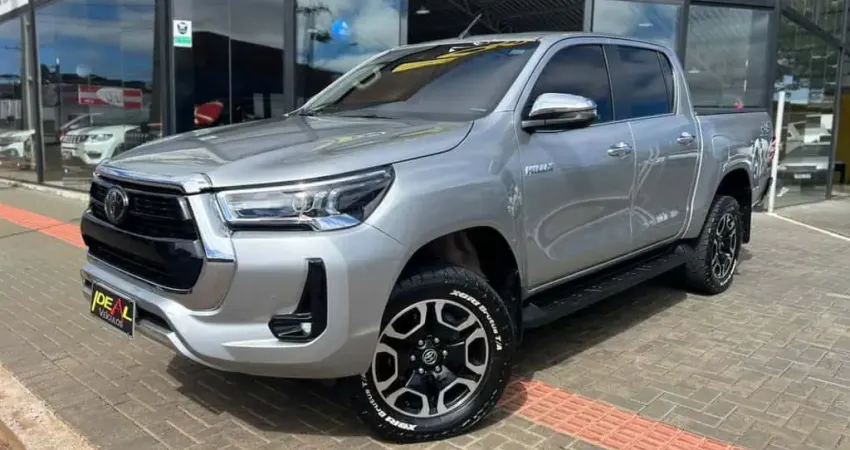 Toyota Hilux SRX - Prata - 2021/2021