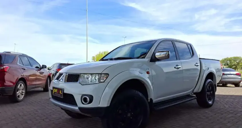 Mitsubishi L200 Triton HPE 3.2 CD TB Diesel  - Branca - 2013/2013