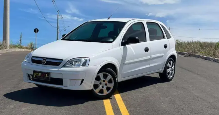 Chevrolet Corsa Hatch Maxx 1.4 - Branca - 2012/2012