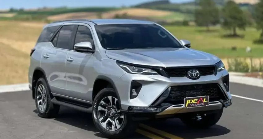 Toyota Hilux SW4 SW4 SRX Platinum - Prata - 2025/2025