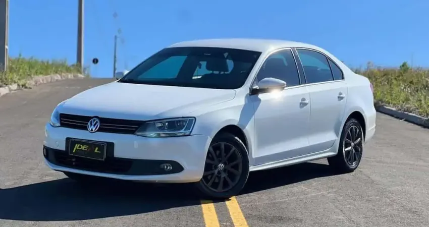 Volkswagen Jetta Comfortline 2.0 - Branca - 2012/2013