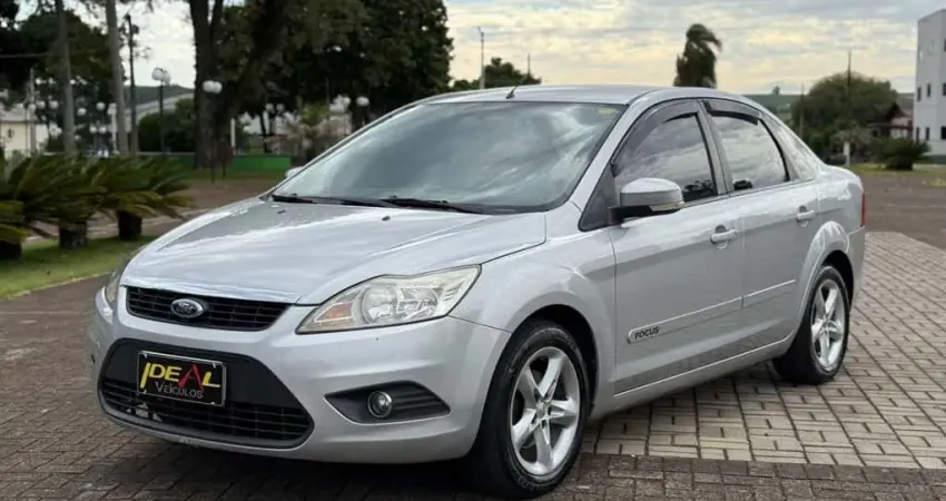 Ford Focus Sedan 2.0 Aut. Flex - Prata - 2010/2010