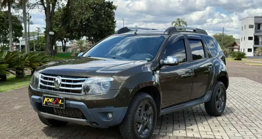 Renault Duster Dynamique 2.0 4X4 - Verde - 2014/2015
