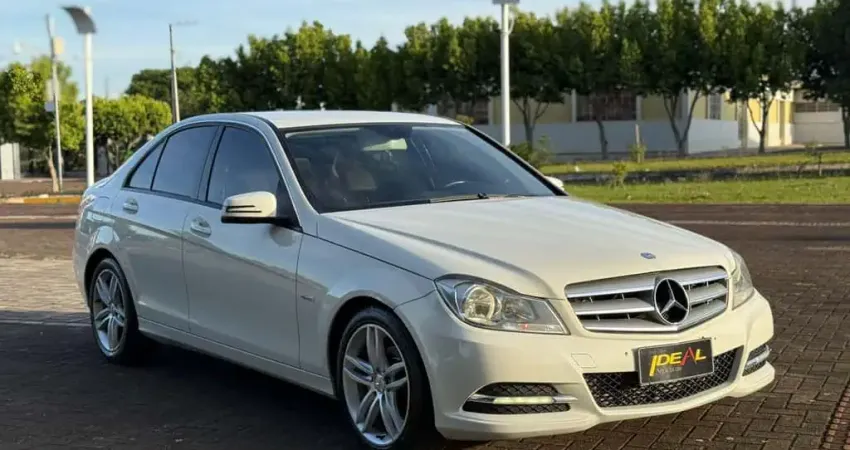 Mercedes-Benz C-180 CGI Classic 1.8  - Branca - 2011/2012