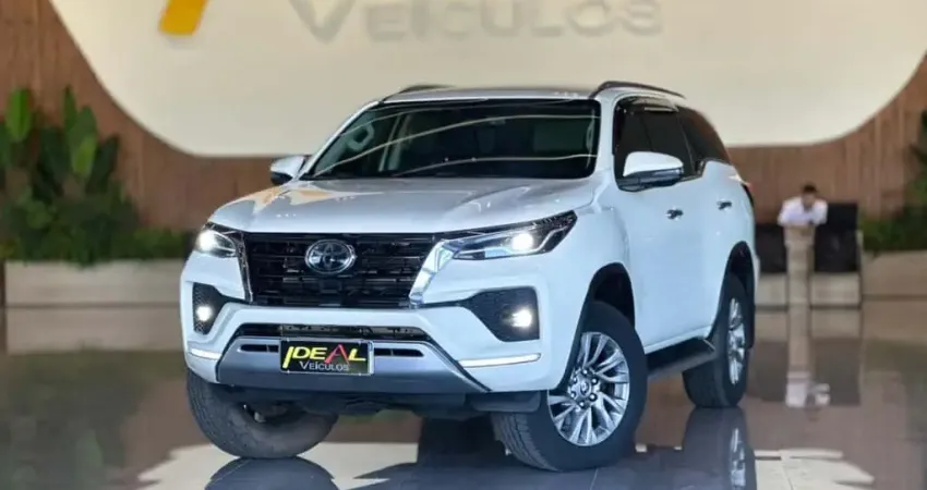 Toyota Hilux SW4 SW4 SRX  - Branca - 2021/2021