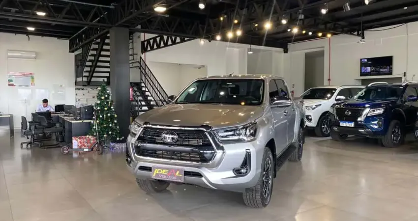 Toyota Hilux Srx Limited - Prata - 2022/2023