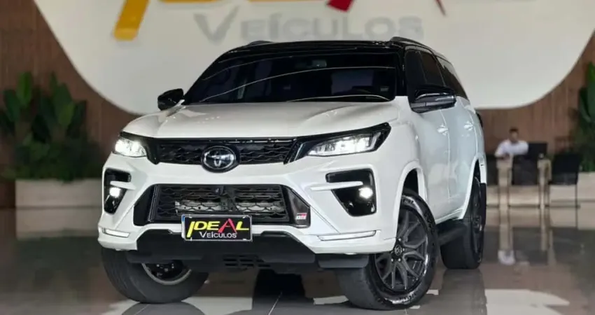 Toyota Hilux SW4 GRS 2.8 4x4  - Branca - 2022/2022