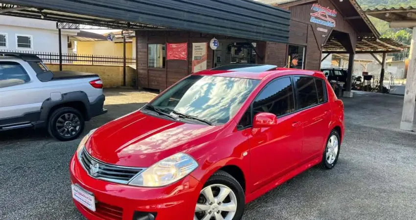 Nissan Tiida SL 1.8/1.8 Flex 16V Aut.  - Vermelha - 2012/2013