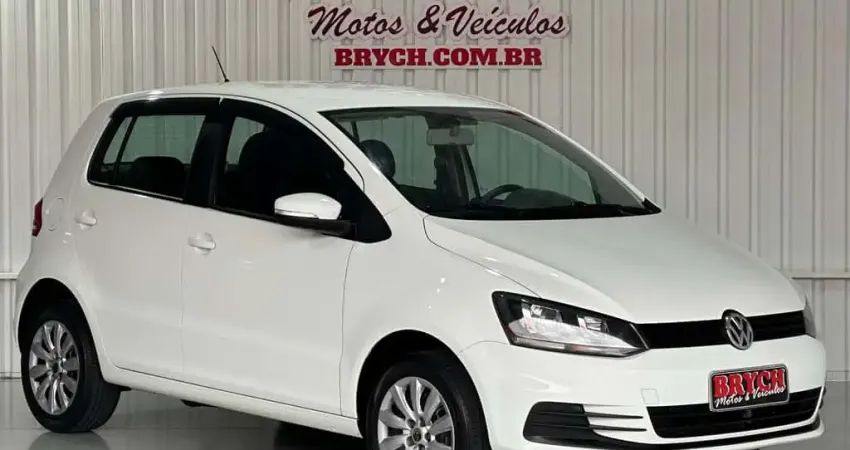 Volkswagen Fox Trendline 1.6 Flex 8V 5p  - Branca - 2017/2018
