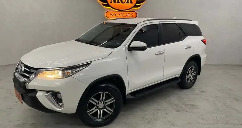 TOYOTA HILUX SW4 SRV 4x2 2.7 Flex 16V Aut.