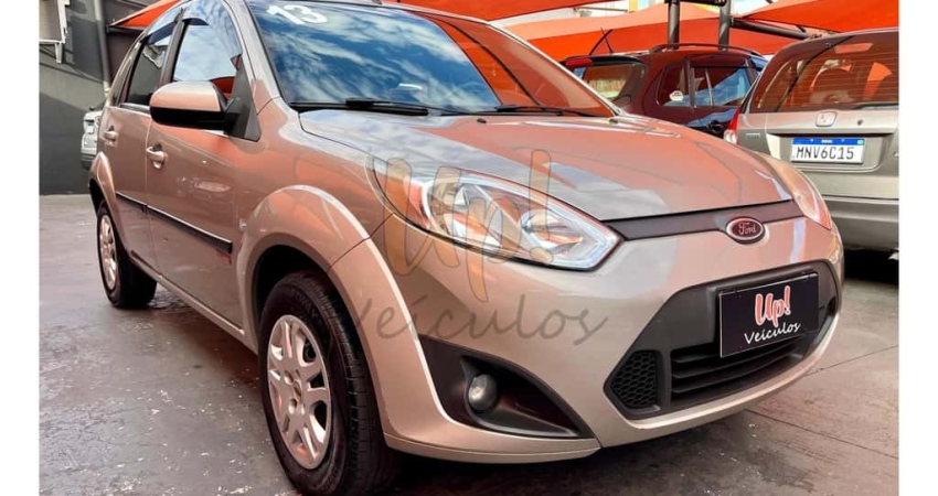 Ford Fiesta 1.6 8V Flex/Class 1.6 8V Flex 5p  - Prata - 2012/2013