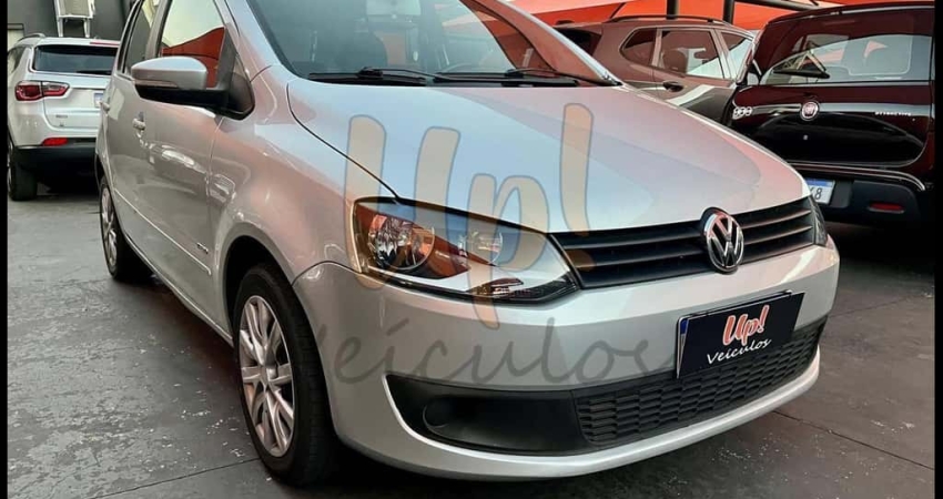 Volkswagen Fox W/ 1.0 GII - Prata - 2010/2011