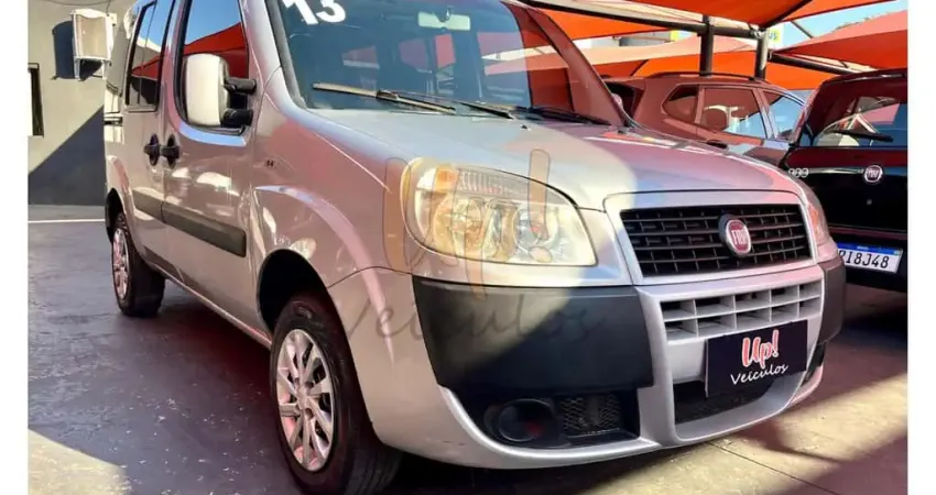 Fiat Doblo ATTRACTIV 1.4 - Prata - 2013/2013