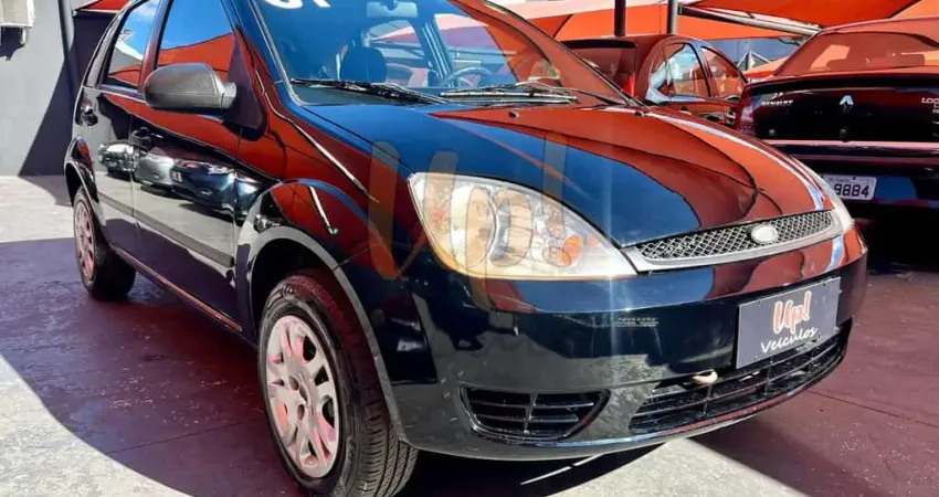 Ford Fiesta Personnalité 1.0 8V 66cv 5p - Preta - 2006/2007